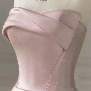 Zarif pembe saten tül katmanlı off-omuz abiye yarık pileli kolsuz resmi elbisesi Quinceanera önlük - Product Image 3