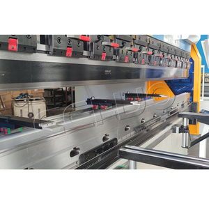 Prensa Plegadora Hidráulica CNC Serie <span class=keywords><strong>HTC</strong></span> 2026, Equipo de Plegado de Chapa Metálica de Alta Precisión para el Procesamiento de Acero y Aluminio - Product Image 4