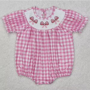 Romper de Manga Corta con Estampado a Cuadros Rosa para Bebés, con Bordado de Lazo - Product Image 1