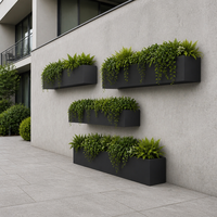 Jardinière murale en fer thermolaqué avec support de suspension, design robuste pour murs extérieurs commerciaux et aménagements paysagers