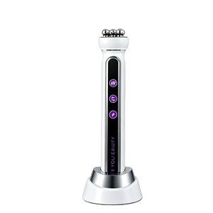 Dispositivo de Cuidado Facial 4D con Rodillo de Masaje + Microcorrientes + Calor Térmico + Terapia de Luz, Remodela los Contornos Faciales para un Aspecto Juvenil - Product Image 5