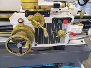 Tour manuel universel Ca6140, adapté au tournage de métaux ordinaires, avec un lit trempé pour tour horizontal - Product Image 4