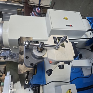 <span class=keywords><strong>VEKTOR</strong></span> Prix d'usine direct Moulin universel X6325B Nouveau style de fraiseuse verticale à faible coût Broche R8 à usage moyen - Product Image 5