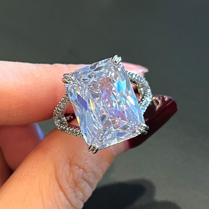 Anello quadrato alla moda con brillantini per donna, gioiello da dito geometrico minimalista, accessorio per feste e uso quotidiano - Product Image 3