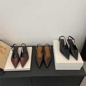 <span class=keywords><strong>Zapatos</strong></span> de tacón bajo con punta en pico y tira trasera de <span class=keywords><strong>charol</strong></span>, estilo minimalista metálico, para <span class=keywords><strong>mujer</strong></span>, venta al por mayor. - Product Image 2