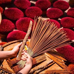 Incienso artesanal de madera de agar y canela 100% natural, ecológico y sin humo. Disfrute de un aroma delicado y relajante. - Product Image 4