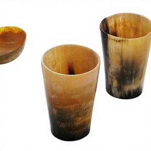 Taza Redonda Hecha a Mano de Cuerno de Búfalo Pulido Natural para Beber y Decoración del Hogar - Product Image 1