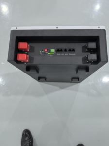 EWT 壁挂式家用储能电池系统 5KWh 51.2V 100Ah LiFePO4 智能BMS 6000次循环 半固体 5KW 输出 3年 - Product Image 5