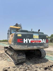 Pelle sur chenilles Hyundai 215VS d'occasion 95% New Low Hours Korea Original Good Condition Motor Engine Gearbox Pump 2021 Model 21.5 - Product Image 5