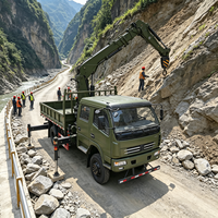 Grue à flèche articulée à 4 sections de 6,3 tonnes montée sur camionnette 4x4 tout-terrain, grue hydraulique à bras pliant pour le sauvetage sur le terrain