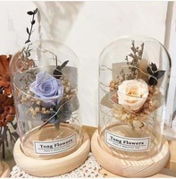 Vente en gros d'usine Liviflo, boîte cadeau de roses éternelles préservées, couvercle en verre, fabrication artisanale, qualité supérieure, remise de diplôme, fête des pères