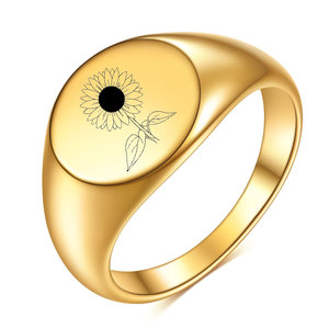 Bague en acier inoxydable poli 18 mm avec gravure laser tournesol, bijou unisexe tendance, cadeau - Product Image 1