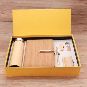 Promotional Customized Luxury Office <b>Gift</b> <b>Set</b> Flask Keychain Business Welcome <b>Gifts</b> Personalised Wooden - Product Image 2