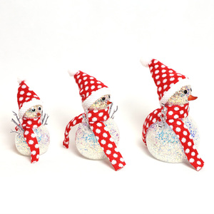 دمية رجل الثلج الصغيرة اللطيفة لعيد الميلاد مع وشاح أحمر، زينة داخلية مخصصة لعيد الميلاد مع أضواء، هدايا شخصية للأطفال - Product Image 2