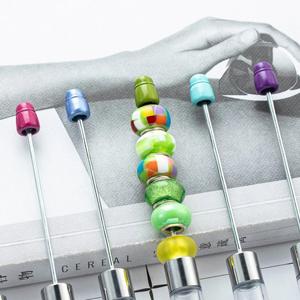 Stylo bille à perles DIY avec logo personnalisé, stylos à perles en plastique en gros, stylos à tube transparent personnalisés pour cadeau promotionnel - Product Image 3