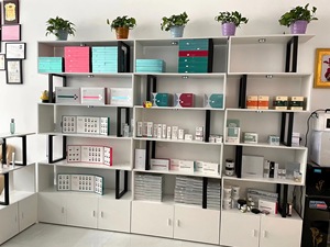 Kệ Trưng Bày Mỹ Phẩm Phong Cách Thời Trang Kệ Trưng Bày Chăm Sóc Da Kệ Gỗ Giá Trưng Bày Mỹ Phẩm Kim Loại Cho Cửa Hàng Mỹ Phẩm - Product Image 5