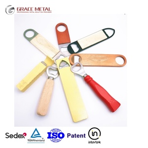 Regalos Promocionales: Llavero Abridor de Botellas Multifunción de Acero Inoxidable con Logotipo Personalizado y Opciones de Color, Herramientas de Bar - Product Image 2