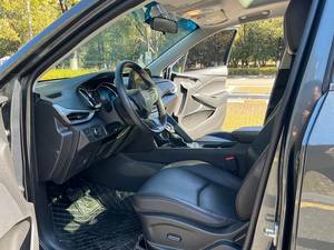 Autos Usados <span class=keywords><strong>Chevrolet</strong></span> <span class=keywords><strong>Tracker</strong></span> SUV de 7 Asientos, Volante a la Izquierda, Automático, Tracción Delantera, 1.3T, Bajo Kilometraje, Sin Accidentes, Exportación al por Mayor, 2018 2019 2020 - Product Image 4