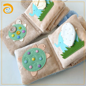 Nouveau livre sensoriel en tissu non toxique pour bébé, livre <span class=keywords><strong>d</strong></span>'activités en feutre froissé en polyester pour l'éveil des nourrissons - Product Image 4