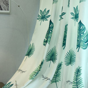 Tissu de rideau imprimé 100% polyester, filtrant la lumière à 40%-70%, motif feuille de Monstera pour salon - Product Image 5
