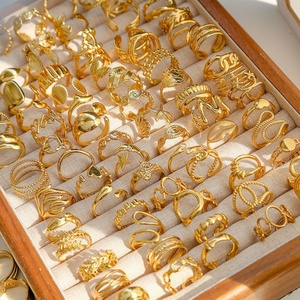 แหวนวินเทจผู้ชายสั่งทำพิเศษ ป้องกันอาการแพ้ ไม่หมอง แหวนสแตนเลสชุบทอง 14k 18k สำหรับผู้ชายและผู้หญิง - Product Image 3