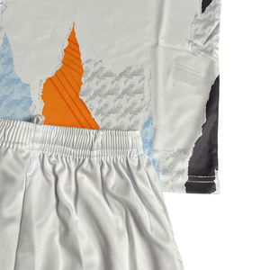 Fabricante personalizado Retro fútbol Jersey Vintage fútbol pantalones cortos conjunto 3D silicona bordado nombre Logo OEM servicio disponible - Product Image 2