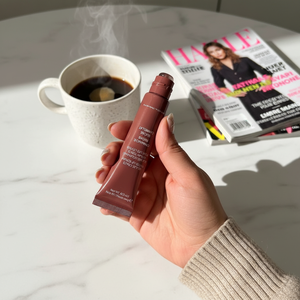 Lucidalabbra Liquido di Lusso 24 Ore Opaco e Lucido Lunga Durata Idratazione Riparatrice per Labbra Danneggiate Vegano e Cruelty-Free - Product Image 2