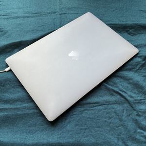 Portátil de Segunda Mano en Existencia, 95% Nuevo, 16 Pulgadas, Intel Core I7 para Pro 2019, 144 Hz, SSD de 256 GB - Product Image 2