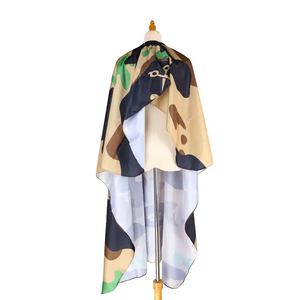 Logo personnalisé en polyester, matériau en graffiti, ciseaux 4 couleurs, impression barbe, tablier de coiffure, cape de salon - Product Image 4