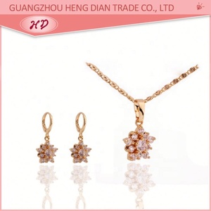 Conjunto de joyería de circonia cúbica con flores de color dorado, collar con colgante, pendientes colgantes para mujer, uso diario para fiestas - Product Image 2