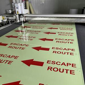 Señal de Evacuación de Emergencia Personalizada de PVC que Brilla en la Oscuridad, Señal de Salida con Flecha y Señal de Seguridad Fotoluminiscente para Carreteras, Montada en el <span class=keywords><strong>Suelo</strong></span> - Product Image 4