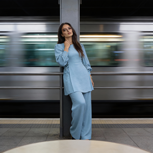 Abaya de Poliéster con Lentejuelas Elegante y de Primera Calidad para Mujeres Musulmanas, Vestido Personalizado al por Mayor para Fiestas y Eventos - Product Image 4