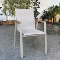 Ensemble table à manger d'extérieur pour café et bistrot Table carrée en aluminium et céramique et chaises empilables en tissu Teslin avec parasol
