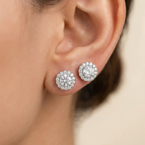 Boucles d'oreilles halo de luxe en argent sterling 925 avec diamants de laboratoire brillants certifiés NGTC, plaquées rhodium, pour cadeau de mariage - Product Image 4
