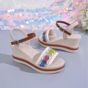 Sandales <span class=keywords><strong>compensées</strong></span> décontractées pour <span class=keywords><strong>femme</strong></span>, nouvelle collection été 2026, style plage, vente en gros - Product Image 6