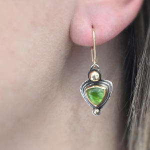 Pendientes de resina verde con diseño geométrico en forma de escudo, engaste de bisel, joyería para fiesta, postes de cobre para las orejas - Product Image 3