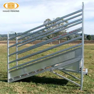 Fornecimento de fábrica equipamento de gado portátil de metal galvanizado para carga de vacas e cavalos para fazenda