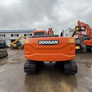 Excavatrice sur chenilles Doosan DX140LC-9C d'occasion, couleur orange, moteur diesel, équipement de construction lourd - Product Image 5