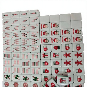 Fichas de Mahjong Navideñas Acrílicas Rojas de Cuatro Capas con Diseños de Dibujos Animados Festivos - Product Image 4