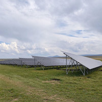 Système de montage au sol solaire en acier revêtu de Zn-Al-Mg pour les centrales photovoltaïques de grande échelle de 3 MW, structure de montage photovoltaïque industrielle