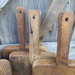 Planche à découper en bois naturel, fabriquée à partir de bois d'acacia et de bois de manguier, offrant une durabilité et une sensibilité écologique - Product Image 4