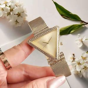 Montre à quartz de luxe pour femme, bracelet en maille or rose, garniture diamant, accessoires de mode pour usage quotidien - Product Image 3