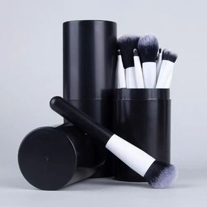 Ensemble de 12 pinceaux de maquillage professionnels YRX, best-seller, avec un étui, poils doux de haute qualité, pour maquillage détaillé et smoky eye. - Product Image 3