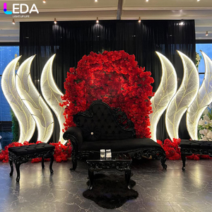 Arco Metálico LEDA de Lujo para Bodas y Eventos, Decoración con Algas Marinas, Combinación de Hierro Dorado y Arte LED - Product Image 3