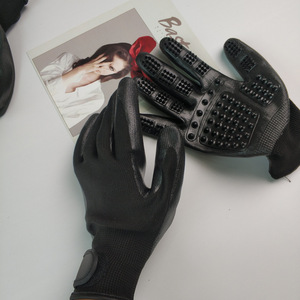 ถุงมือดูแลขนสัตว์เลี้ยงสีดำ ยางสำหรับขจัดขนสุนัข นวด อาบน้ำ ดูแลขน - Product Image 3