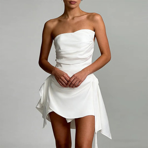 Nuovo Arrivo 2026: Tuta Corta Elegante <span class=keywords><strong>Bianca</strong></span> con Spalle Scoperte, Pieghe e Vita Alta, Stile Skort, Perfetta per Serate Speciali - Product Image 1