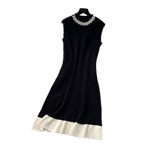 Robe d'été style célébrité, col rond perlé, sans manches, tricotée ajustée, pour femme, tendance, avec empiècements de couleur, style français - Product Image 1