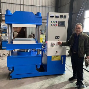 Presse hydraulique automatique de vulcanisation du caoutchouc de 100 tonnes 500x500 600x600 avec contrôle PLC, fabrication chinoise - Product Image 1