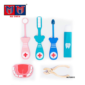 Custom fingere il gioco piccola simulazione medico medico fortunato ragazzi giocattoli Set per bambini in legno medico Kit giocattolo per bambino - Product Image 4