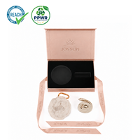 Boîte en carton de luxe personnalisée en forme de livre avec fermeture magnétique et insert en ruban pour porte-clés en peluche, breloque de sac, bandeau pour cheveux